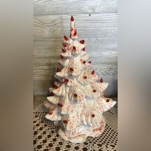 Vintage WhiteCeramic Christmas Tree with Red Speckles.1970’s Atlantic Mold